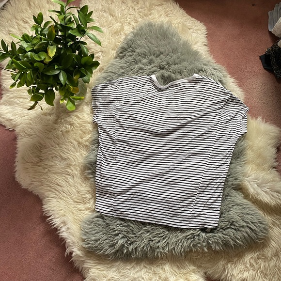 Gap Luxe Striped Tee - Picture 5 of 6